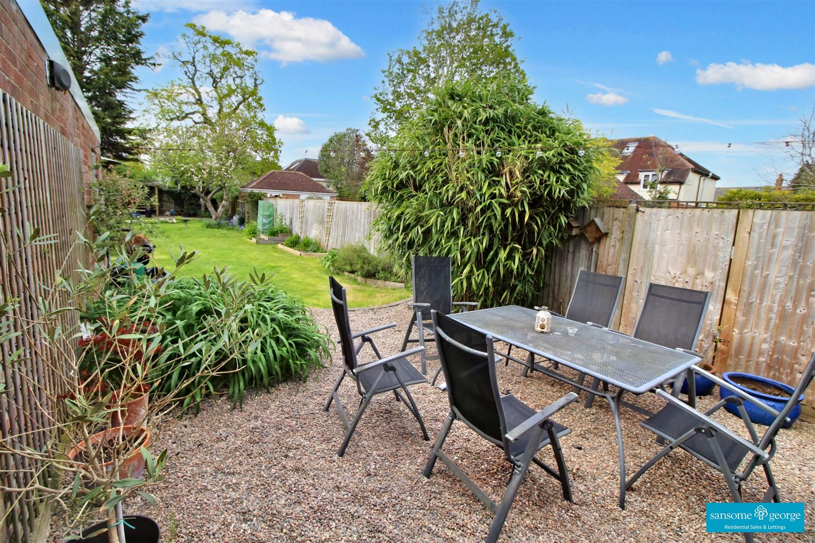 Woodland Drive, Tilehurst, Reading